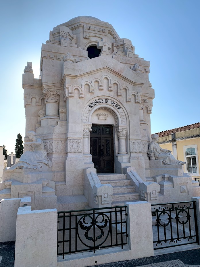 contents/resourcesgallery/03-viscount-valmor-mausoleum.jpg