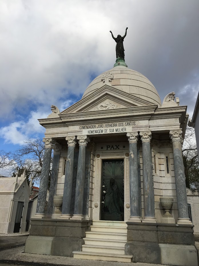 contents/resourcesgallery/12-ferreira-dos-santos-mausoleum.JPG